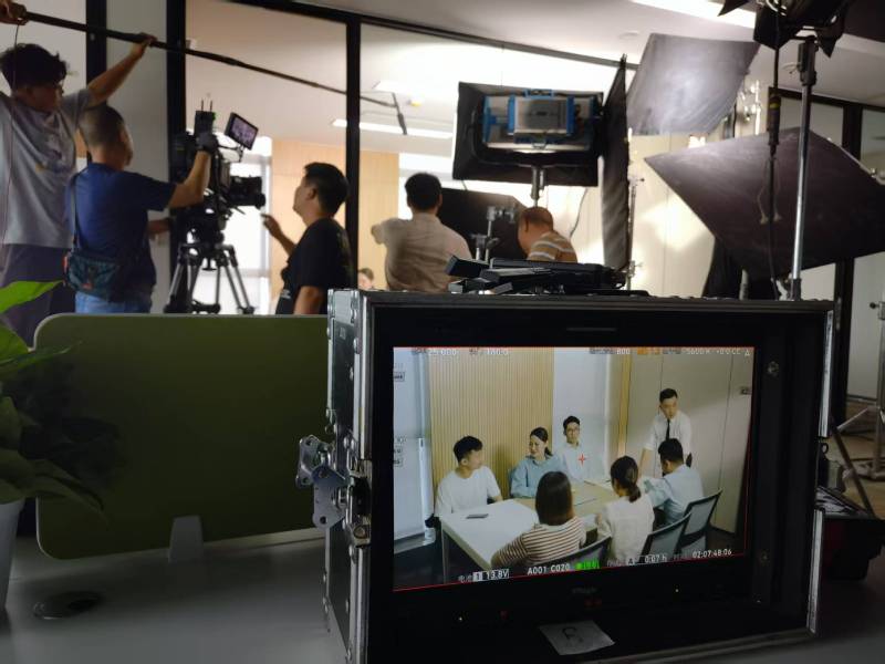 永丰县TVC拍摄公司：科技产品视觉化大师，诠释未来感与功能美学