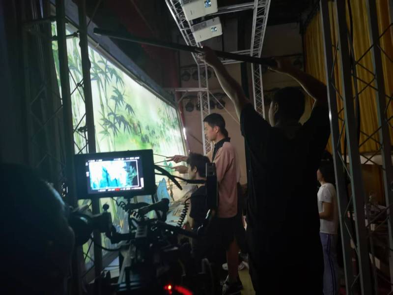永丰县TVC拍摄公司：美妆时尚造梦师，雕琢细节中的高级质感